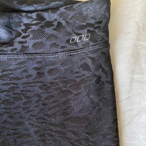 Lorna Jane black leopard print tight